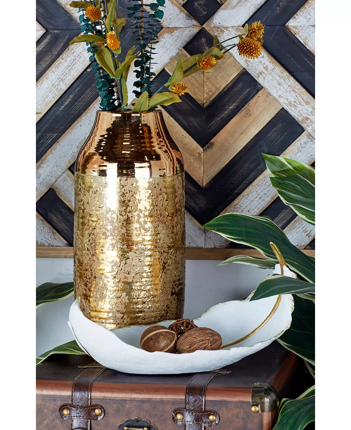 CosmoLiving By Cosmopolitan White Resin Glam Decorative Bowl, 8 X 13 X 8 5 CosmoLiving By Cosmopolitan White Resin Glam Decorative Bowl, 8 X 13 X 8 - Image 5